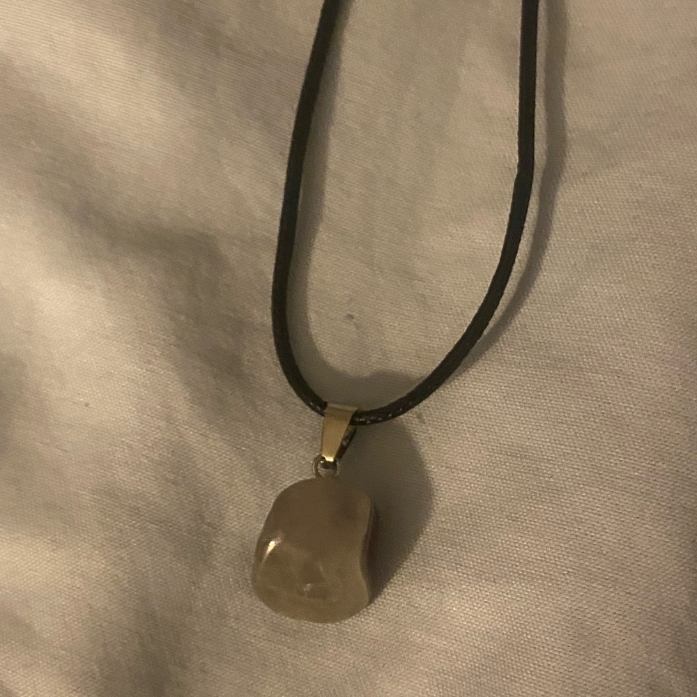 Elegant Gold Pendant Necklace